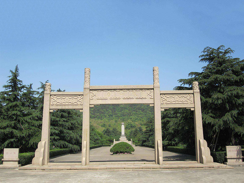 景點(diǎn)入口三門(mén)石牌坊