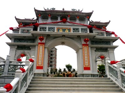三門(mén)五樓石牌坊
