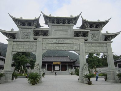 三門(mén)七樓古建石牌坊