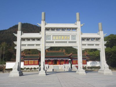 三門(mén)三樓道觀牌坊